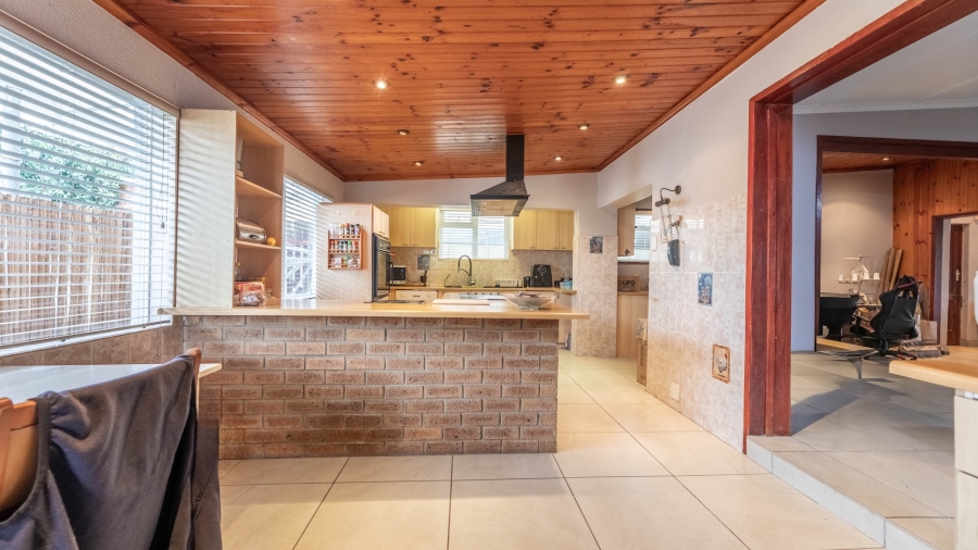 3 Bedroom Property for Sale in Bothasig Western Cape